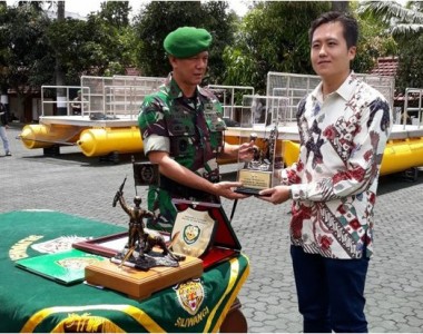 Kodam III Siliwangi bersikan sungan Citarum dengan Katamaran AquaTec 